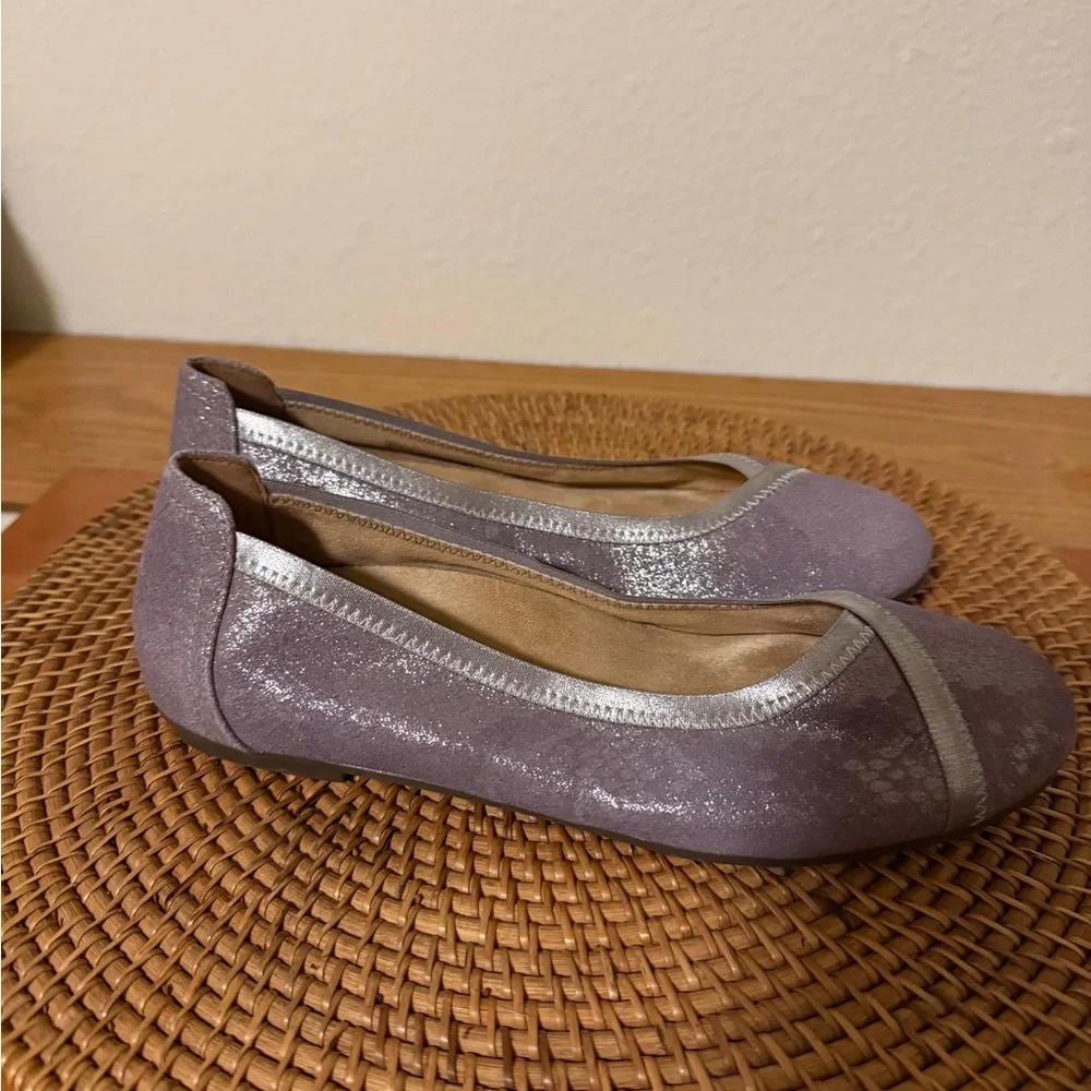 Vionic Lavender Shimmer Ballet Flats‎